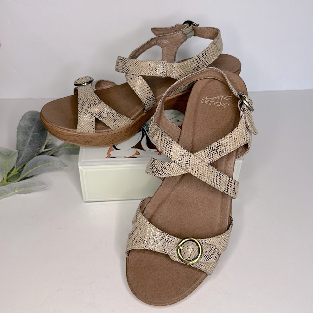 Dansko Women’s Julie Taupe Snakeskin Slingback Casual Wedge Size 41 (10.…